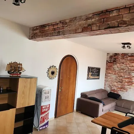 Borgo Il Castello - Vista Piscina E Mare トルトレート