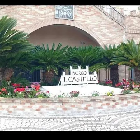 Borgo Il Castello - Vista Piscina E Mare * Tortoreto